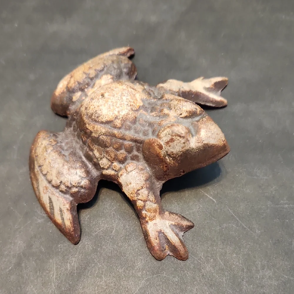 Rustic Brown Frog Reptile Decor
